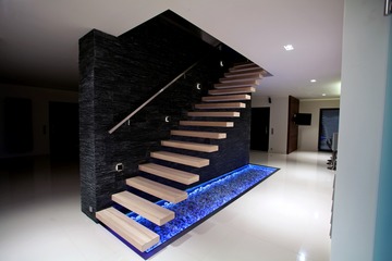 Floating stairs